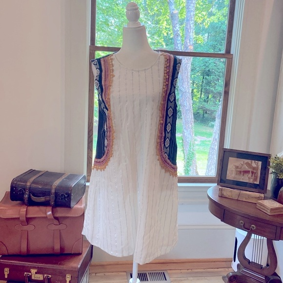 Altar’d State Medium Boho Aztec Tribal Abara Sleeveless Embroidered Dress - Picture 3 of 10